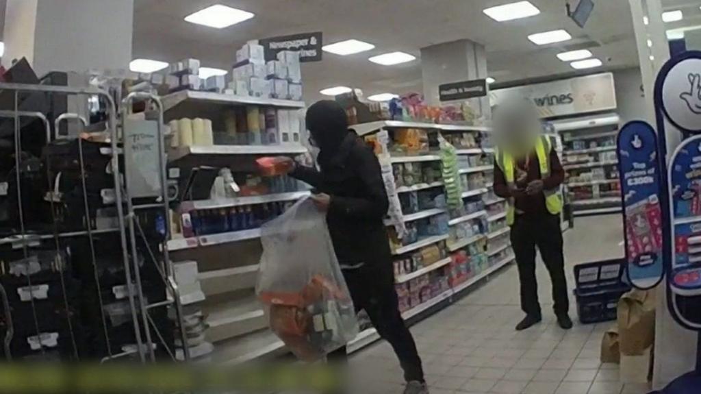 Prolific shoplifters behind more than 28,000 offences, BBC finds