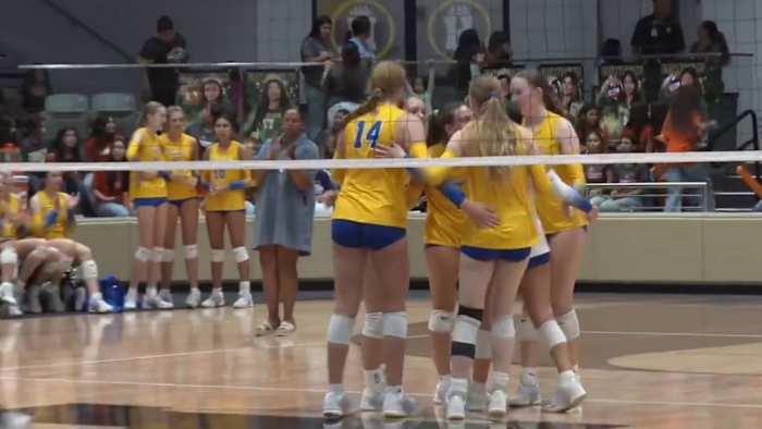 High school district volleyball: Lanier defeats Burbank in five sets, Alamo Heights sweeps McCollum