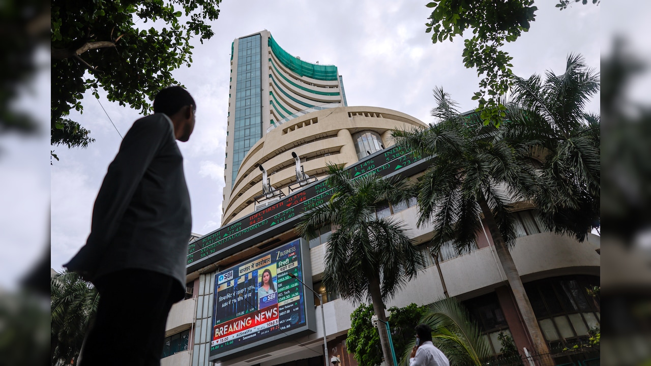 Stock Market LIVE Updates, Sensex Today: Sensex Climbs 300 Points Ahead Of US Fed Rate Decision