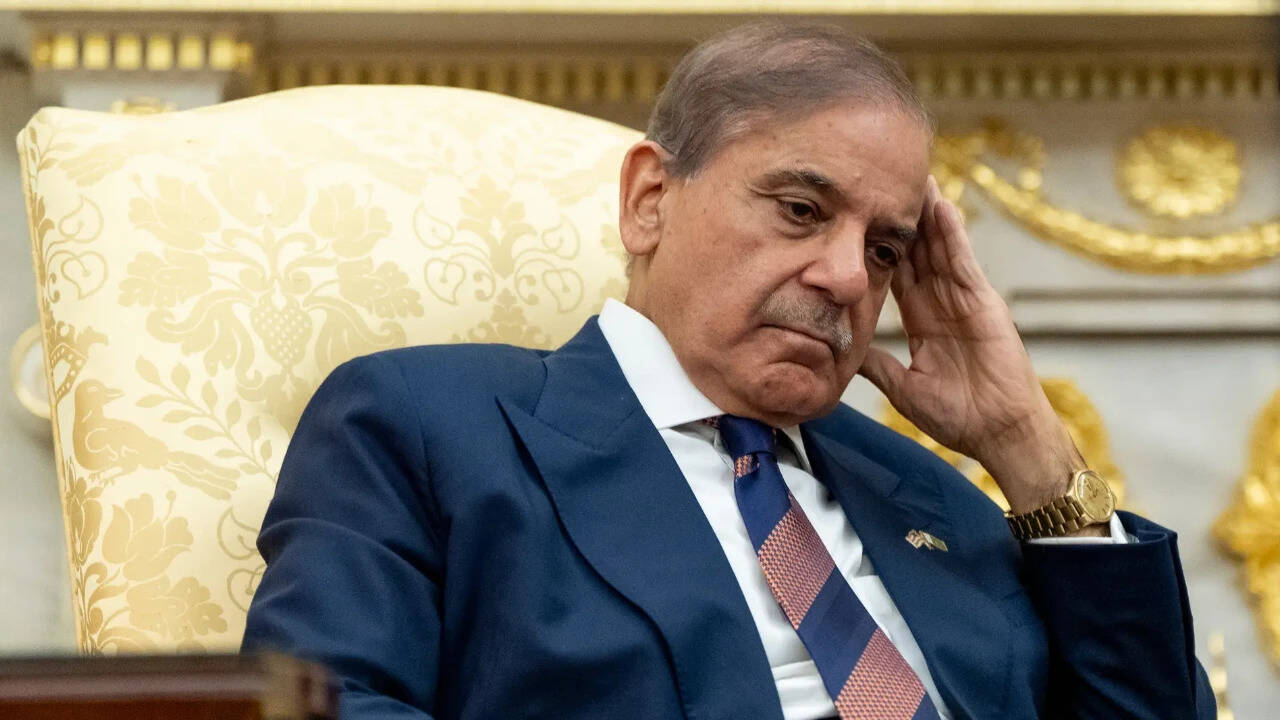 Pakistan fuel prices hit record; Shehbaz ministers warn of energy crisis