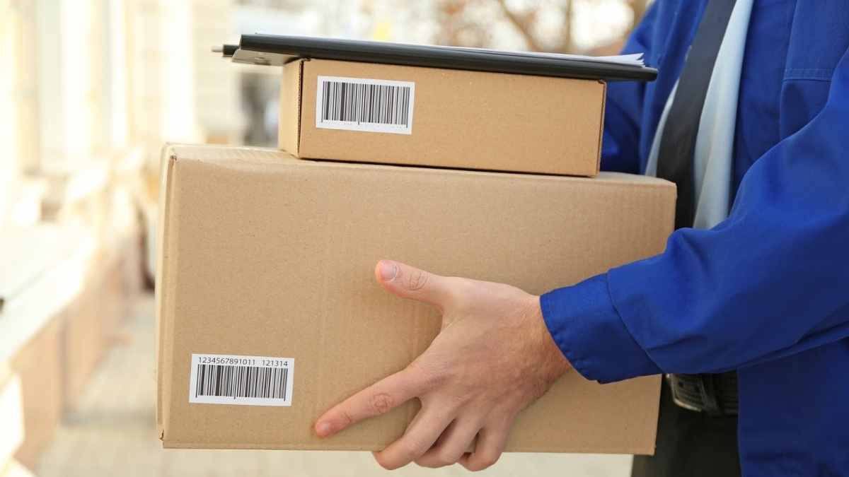 Ukraine Parliament clears first reading of bill ending VAT exemption on packages under EUR 150