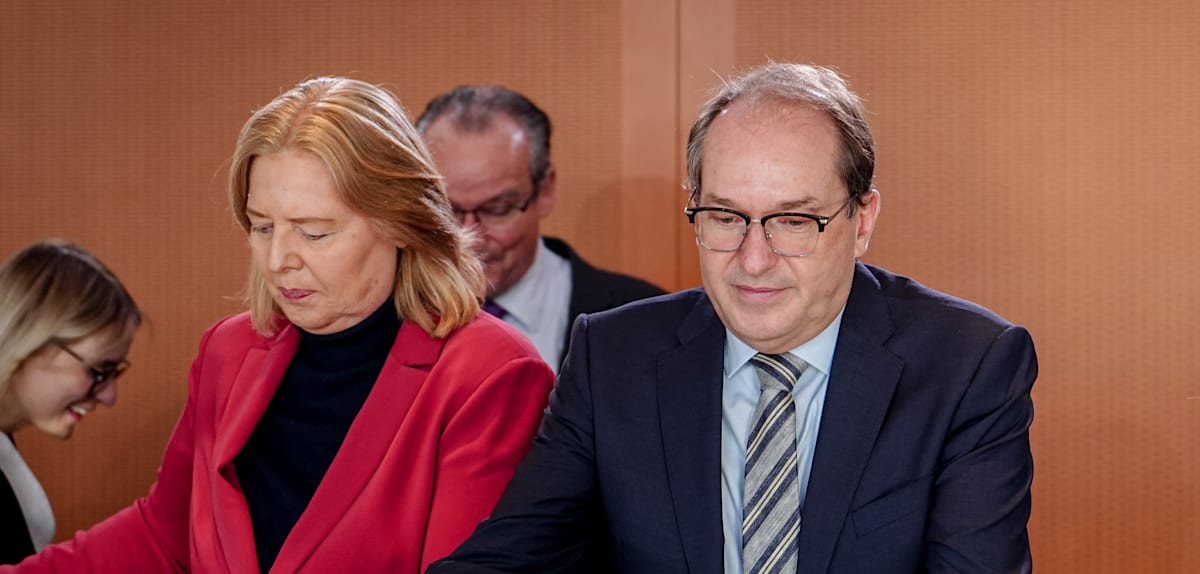 Bas und Dobrindt legen Aktionsplan gegen Sozialmissbrauch vor