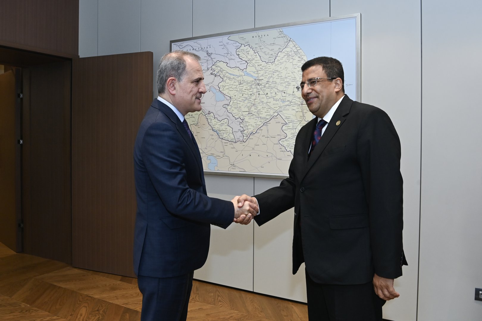 Azerbaijan FM holds talks with Pan-African Parliament Chief (PHOTO)