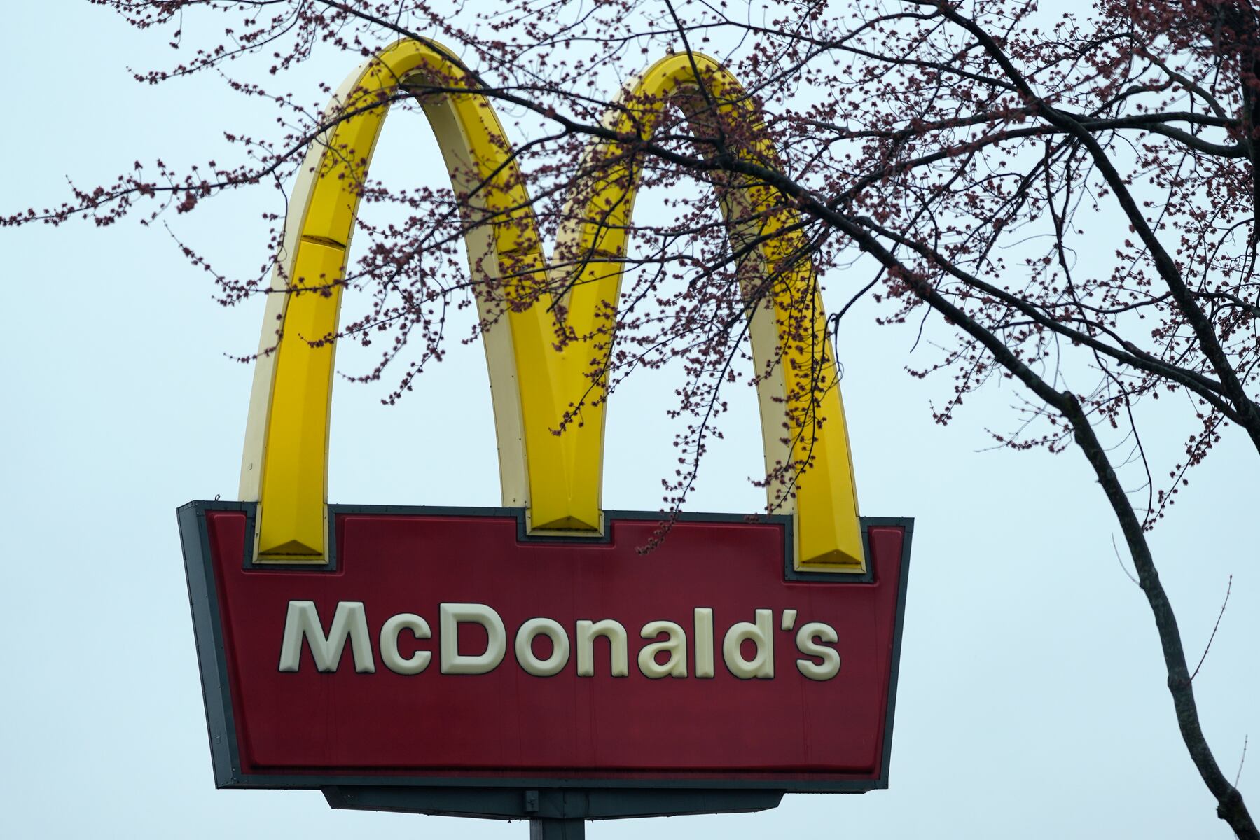 She was ordering food. Then a stranger allegedly made a chilling threat