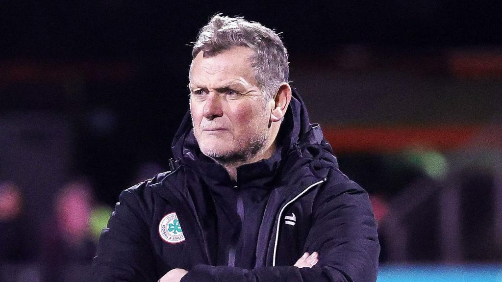 Glentoran make approach for Cliftonville boss Magilton