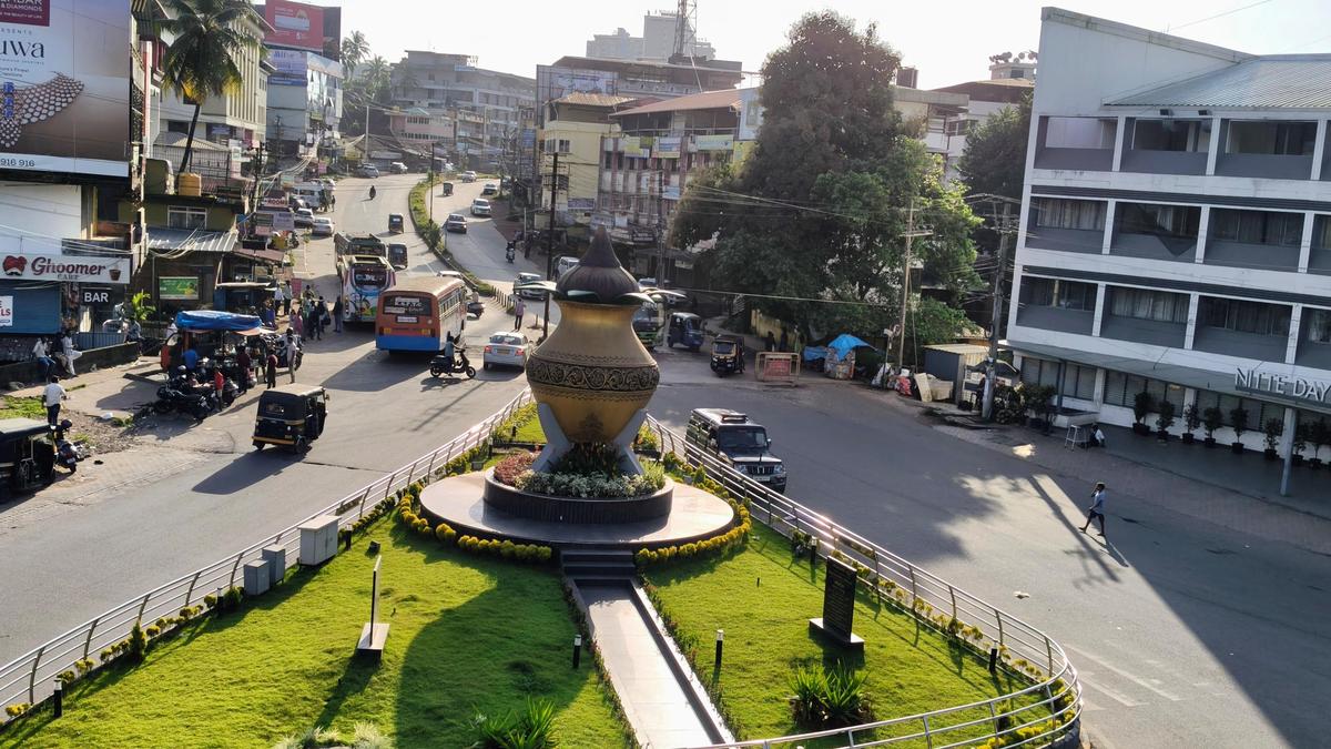 Mangaluru Cabinet meeting: Police urge commuters to avoid roads around Praja Soudha
