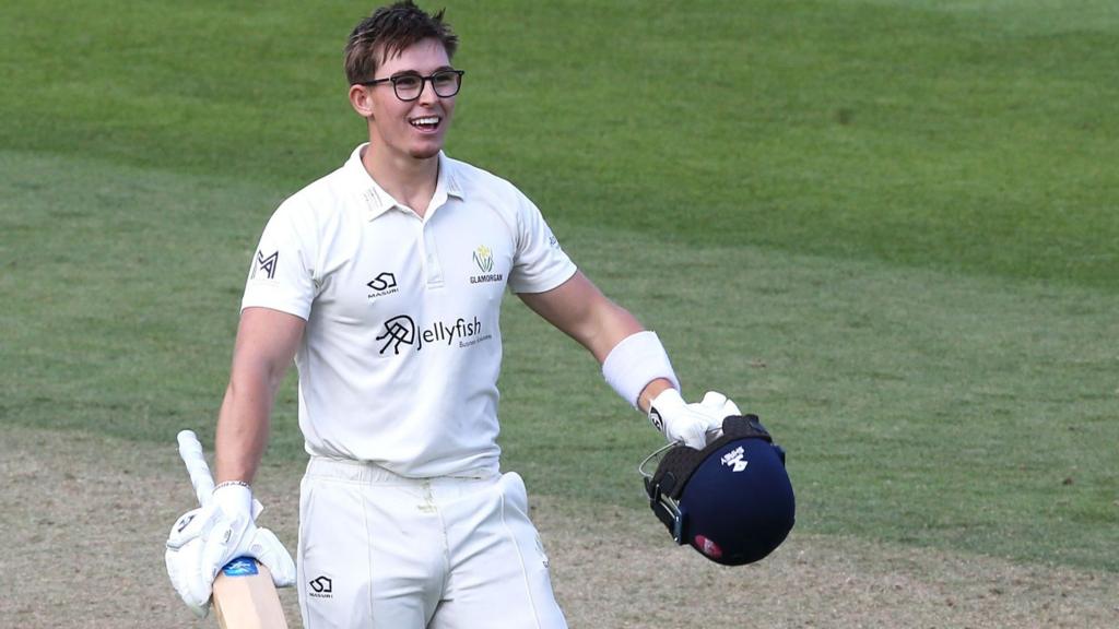 Tribe puts Glamorgan in driving seat against Surrey