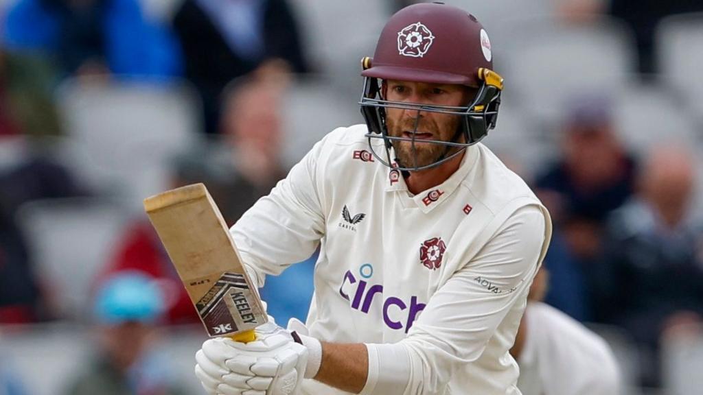 Promotion-chasing Northants trail against Derbyshire