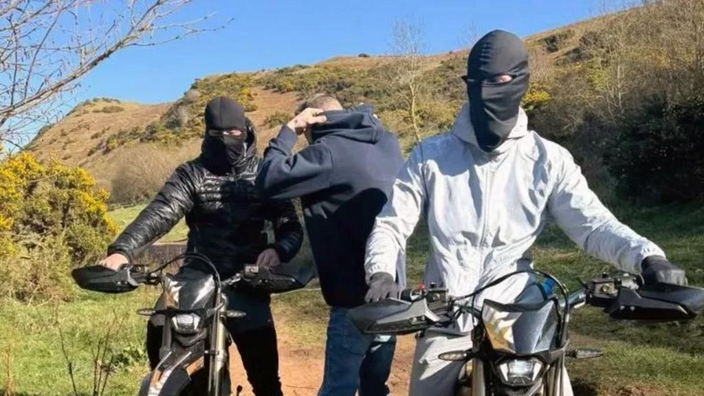 Balaclava boys on electric bikes: How to tackle the problem?