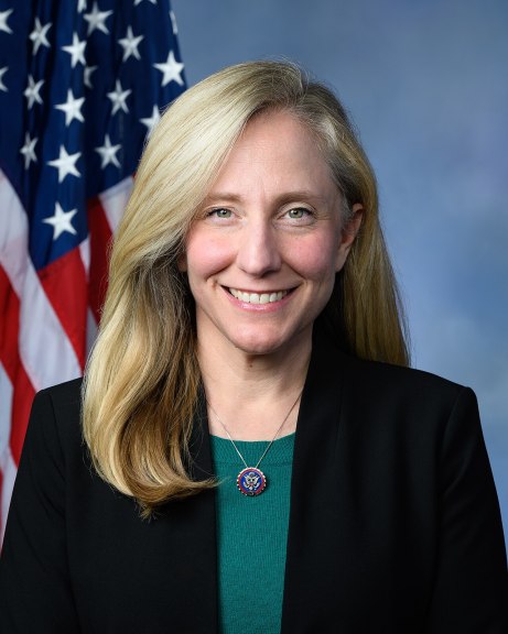 ICE Lodges Detainer After Migrant Freddi Chigo Mil Charged with Murder in Staunton Stabbing Spree, Intensifying Pressure on Gov. Abigail Spanberger Over Virginia Sanctuary Policies