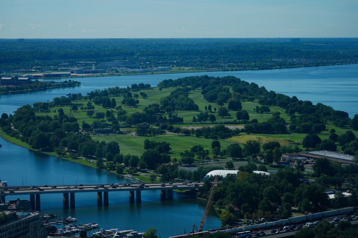 Park Service quietly awards contracts to work on Trump’s takeover of East Potomac golf course