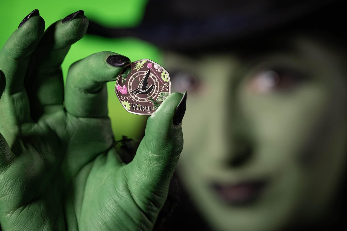 Spellbinding: Wicked’s 20th birthday in London celebrated with Royal Mint coins