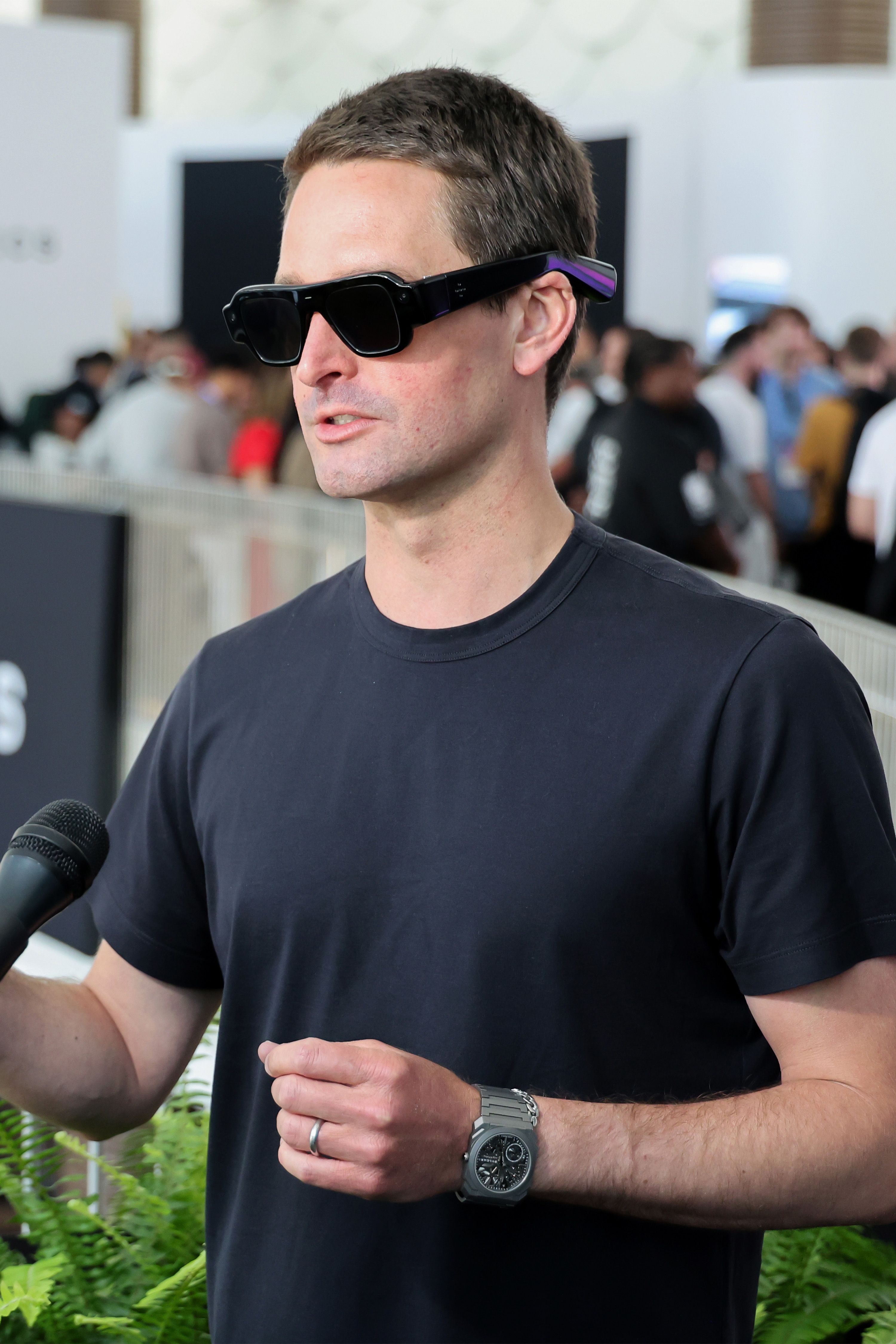 Can Snap’s Evan Spiegel Sell You a Computer for Your Face?