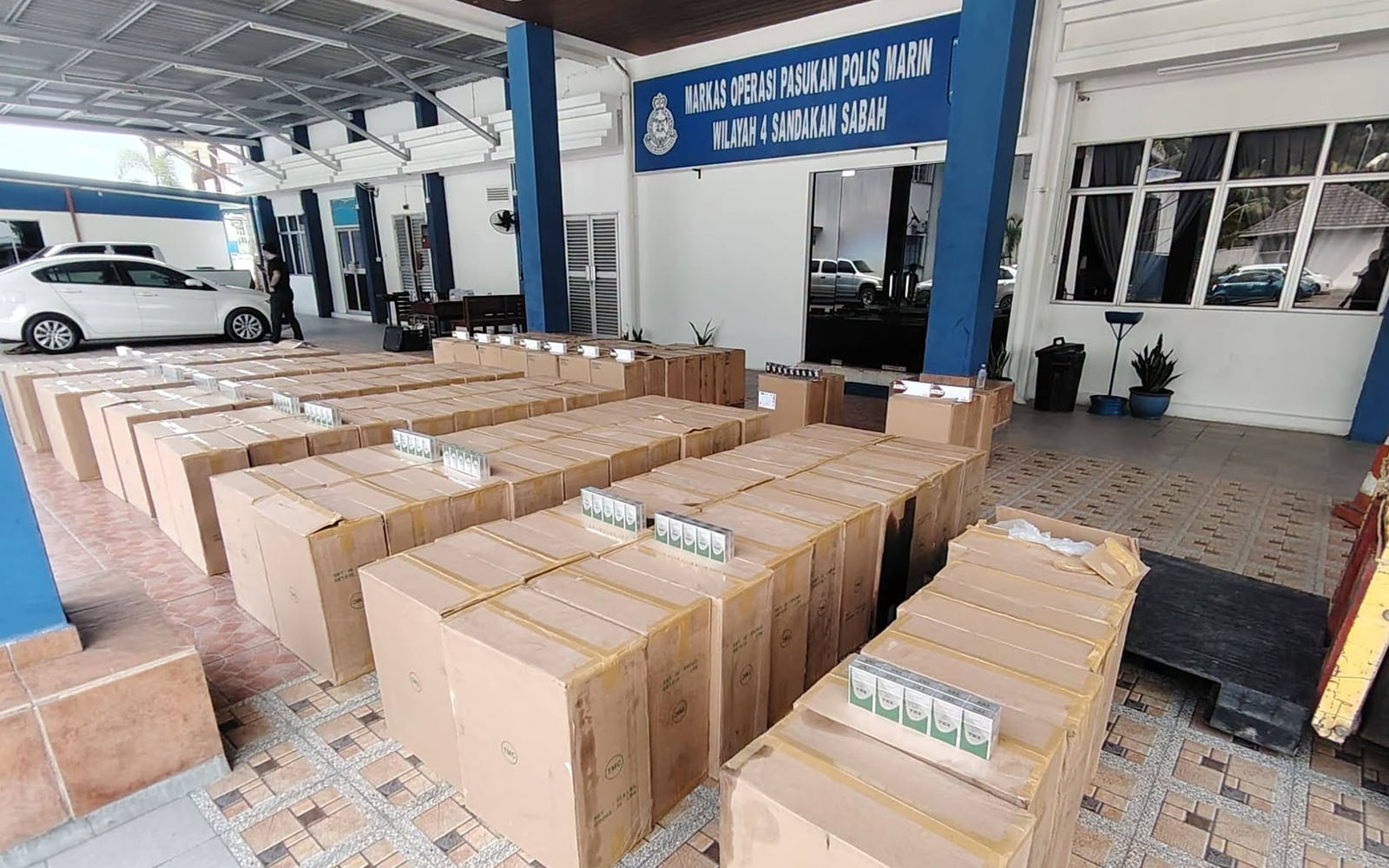 Polis marin rampas rokok, minuman keras hampir RM5.37 juta