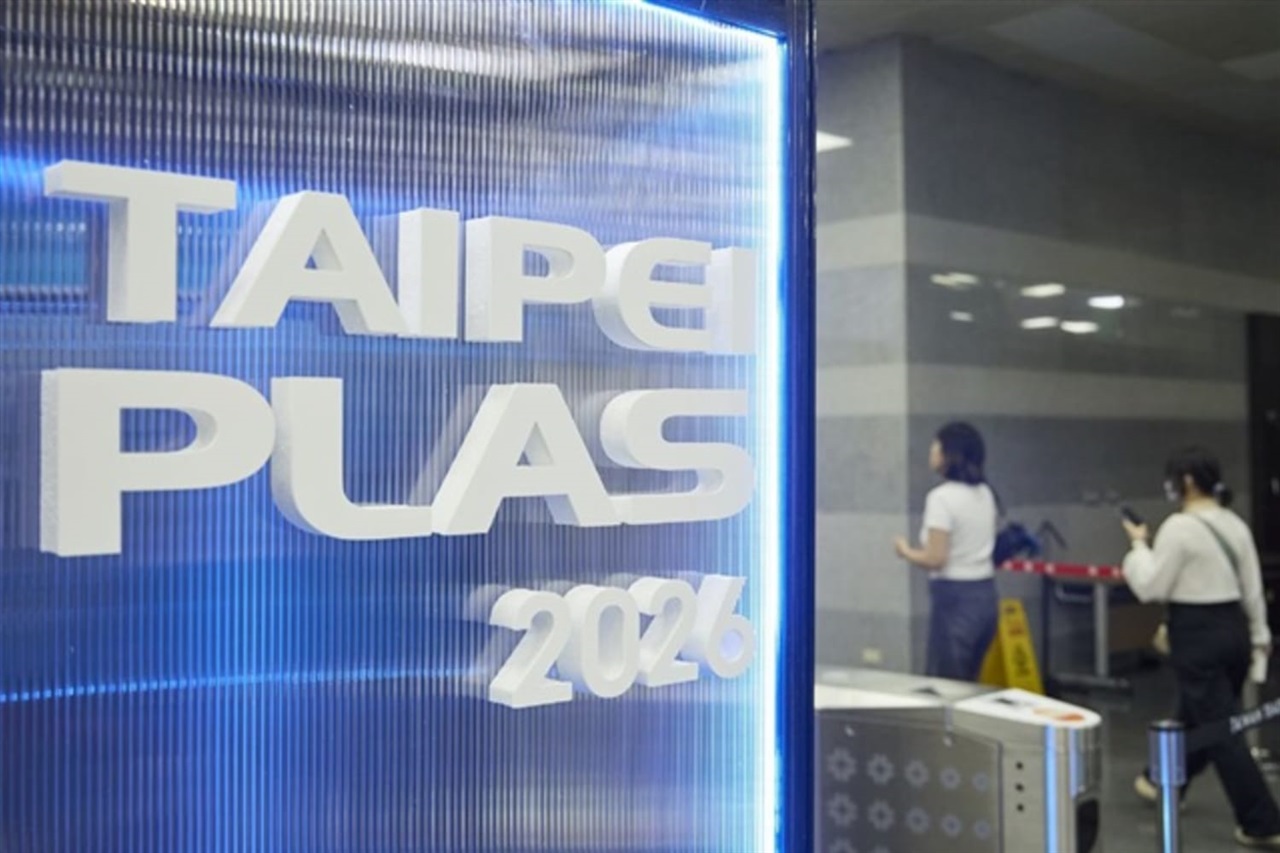 Circular economy tests material mastery and consumers' willingness to pay