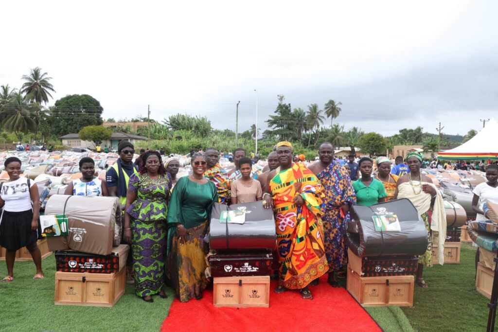 Afo-Toffey Supports 1,000 Jomoro SHS freshers with educational materials