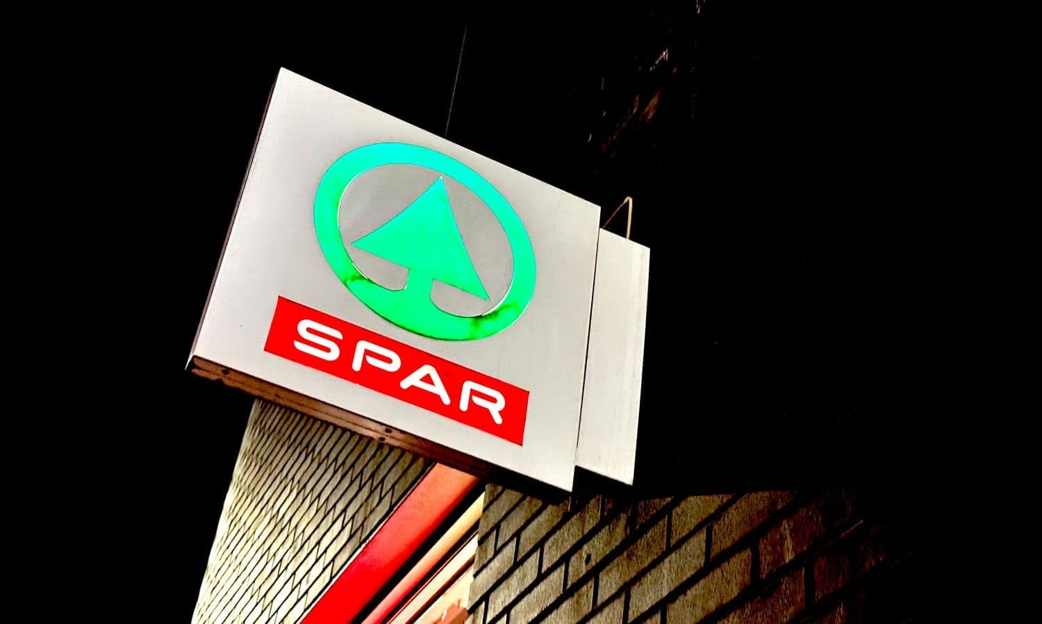 Spar Guild backs Phil Roux for Spar chair hot seat