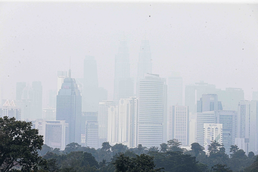 Haze: 30 areas across Malaysia record unhealthy air quality, including Ipoh, PJ, Shah Alam and Kuching