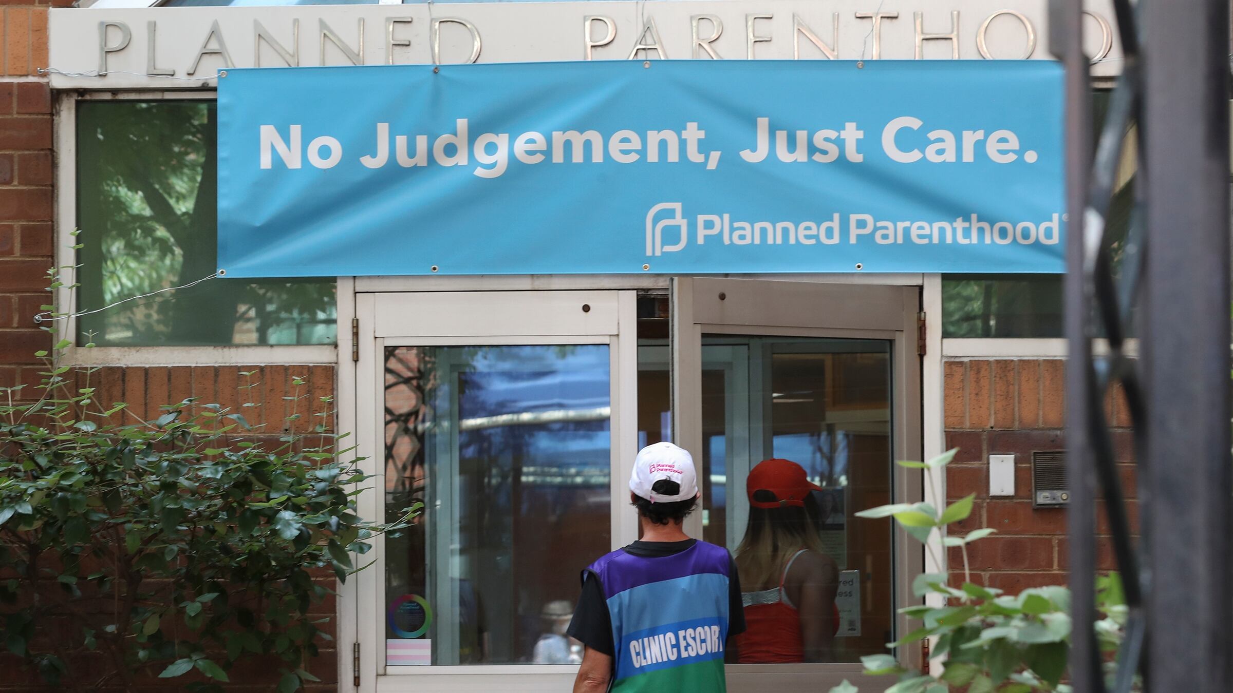 Planned Parenthood clinics now offering hormone replacement therapy, menopause care