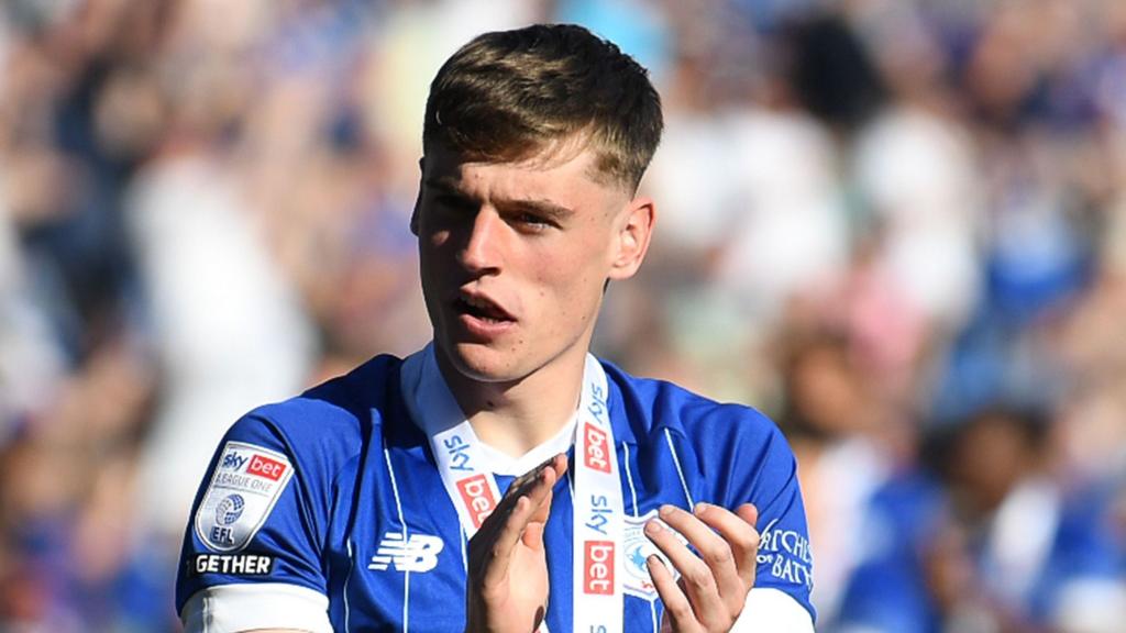 Cardiff boosted by return of Wales defender Lawlor