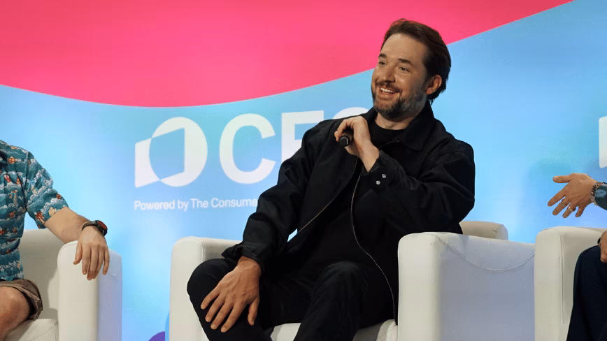 Alexis Ohanian tells CNBC the tech industry has been tone deaf on AI