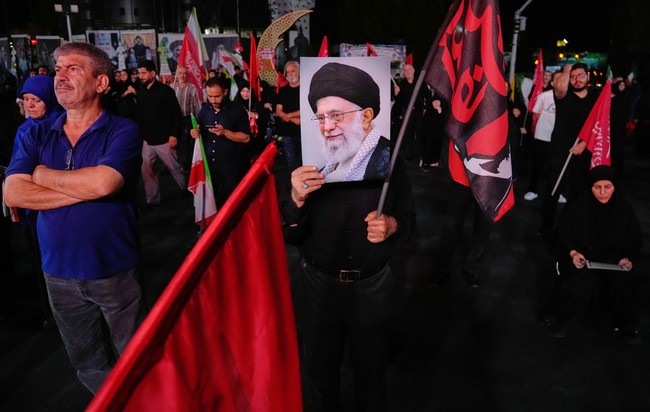 Iran: We Got a Mighty Convoy, Stuck Here Overnight
