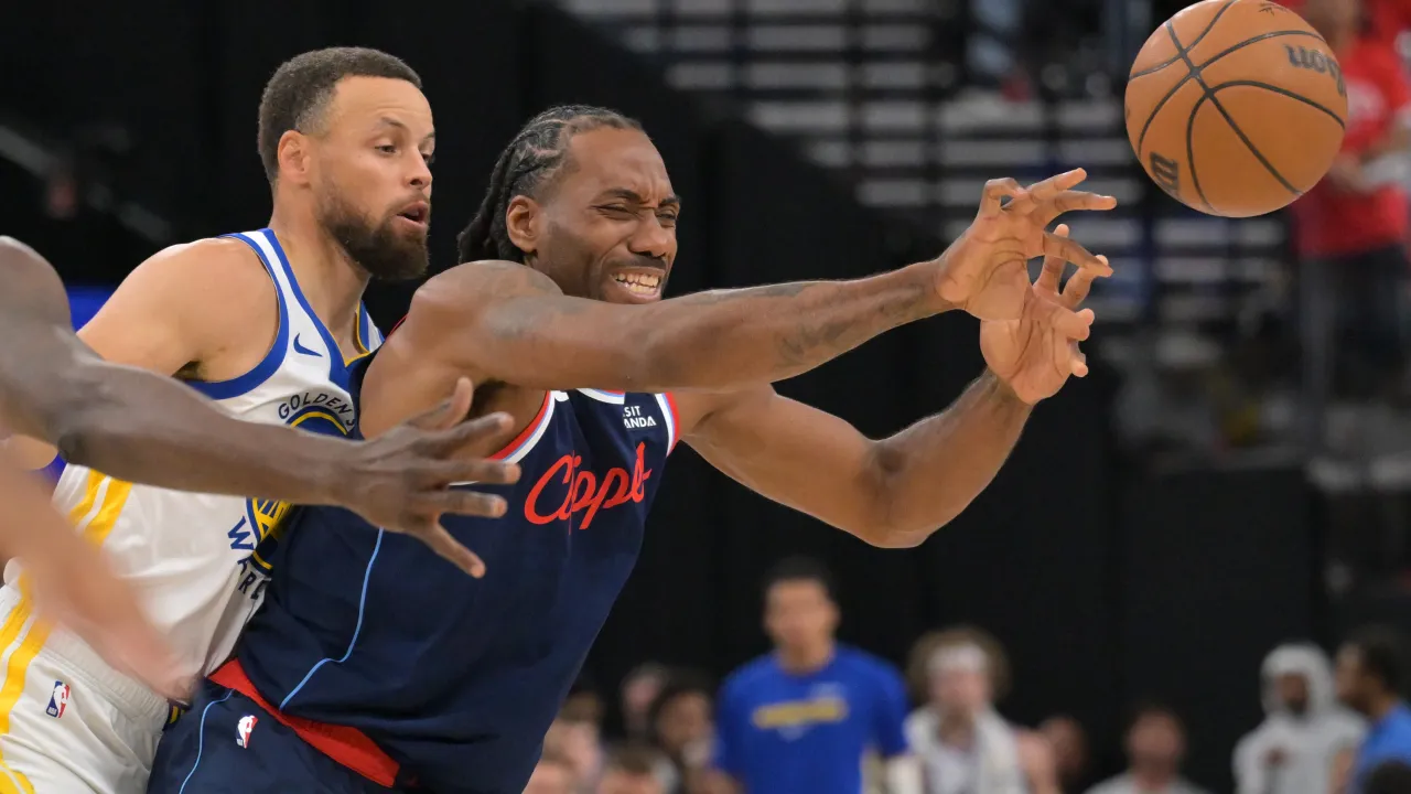 Stephen Curry seems to agree with Adam Silver and the NBA's punishments for the Clippers