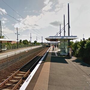 University student allegedly robbed of $7000 heirloom necklace in Auckland Sturges Rd Train Station lane attack