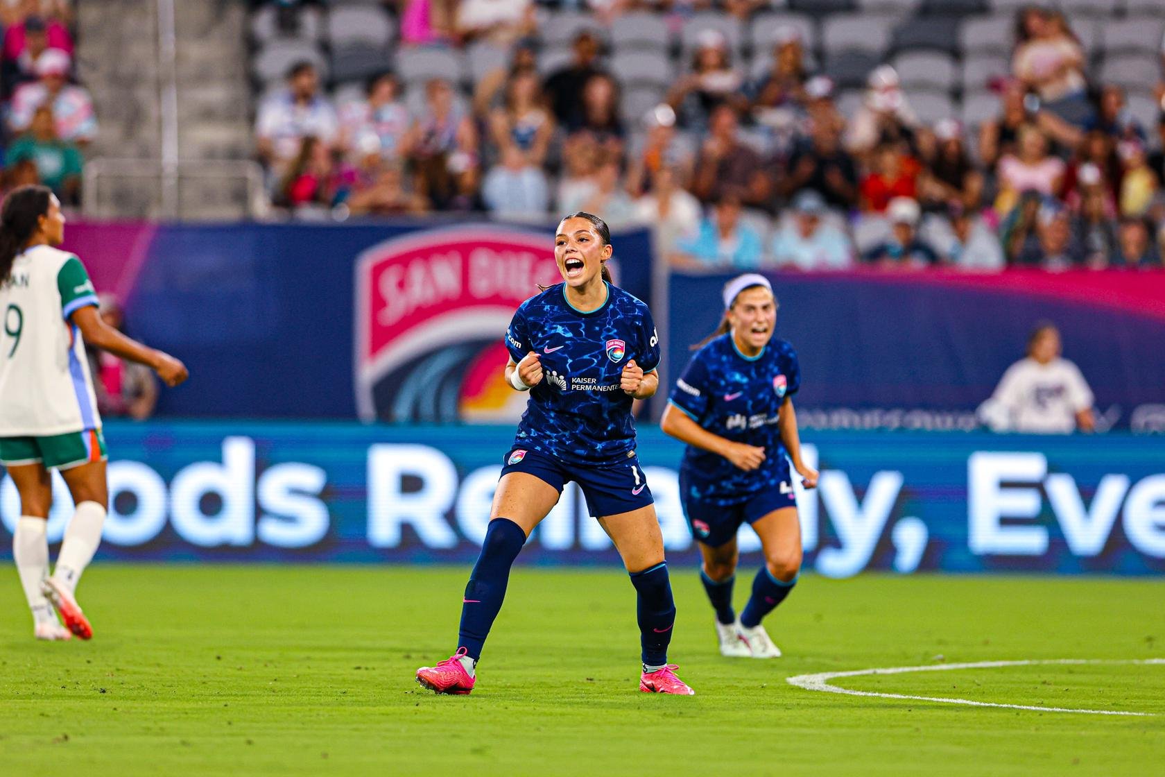 Wave FC extends San Diego native Melanie Barcenas through 2028