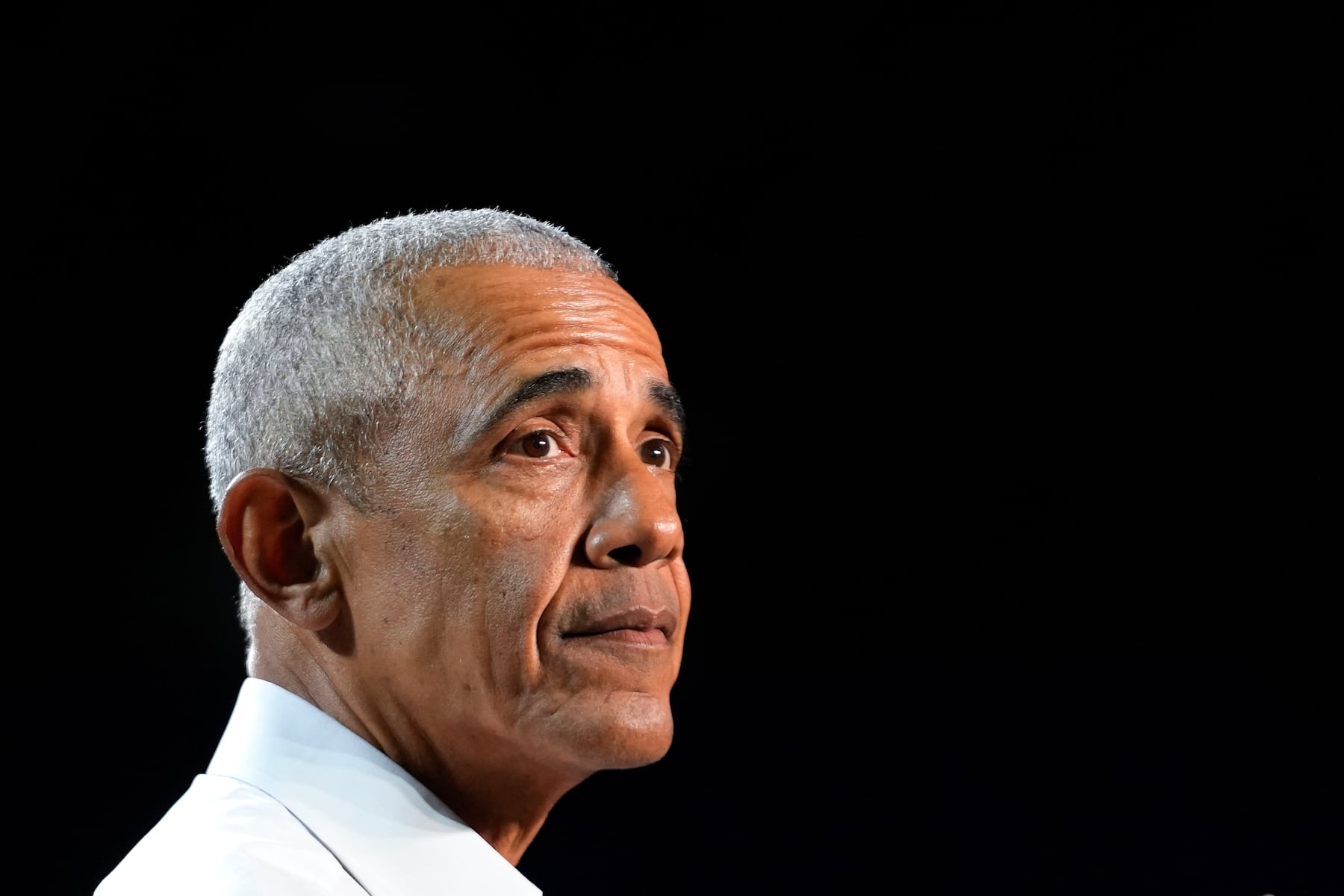 Buzz over shock 2028 White House hopeful is exploding, drawing Obama comparisons