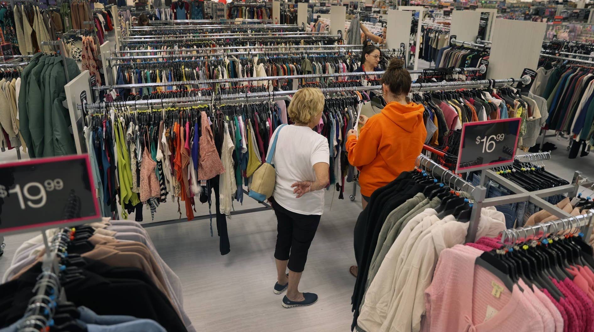 Discount retailer closes stores in several states