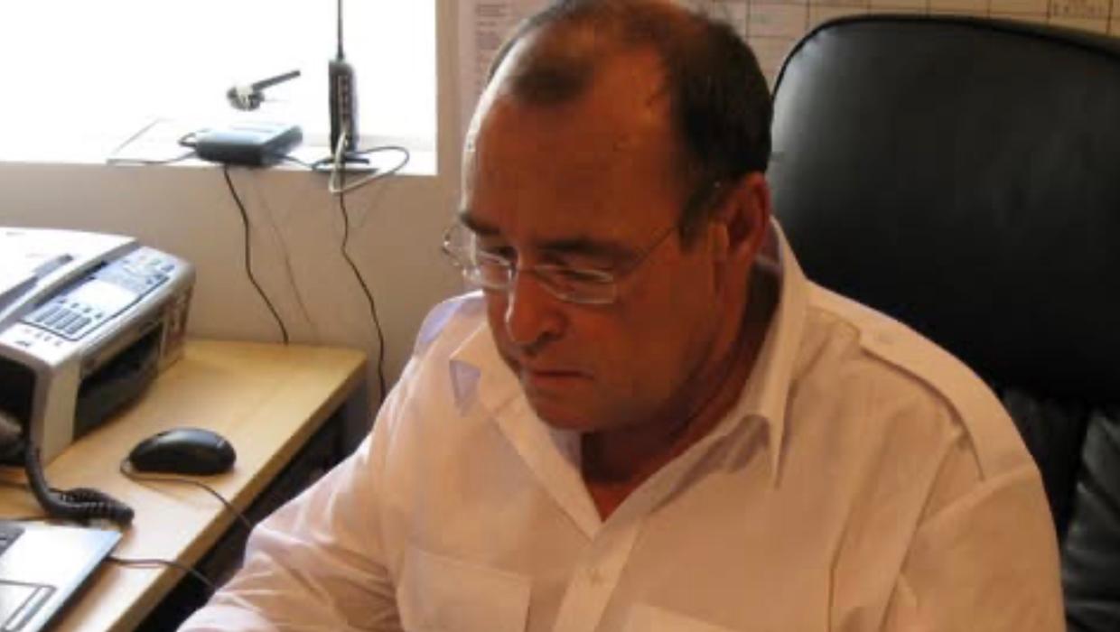 Pilot’s laptop vanished from his desk. Hours later, he was told his wages might not be paid