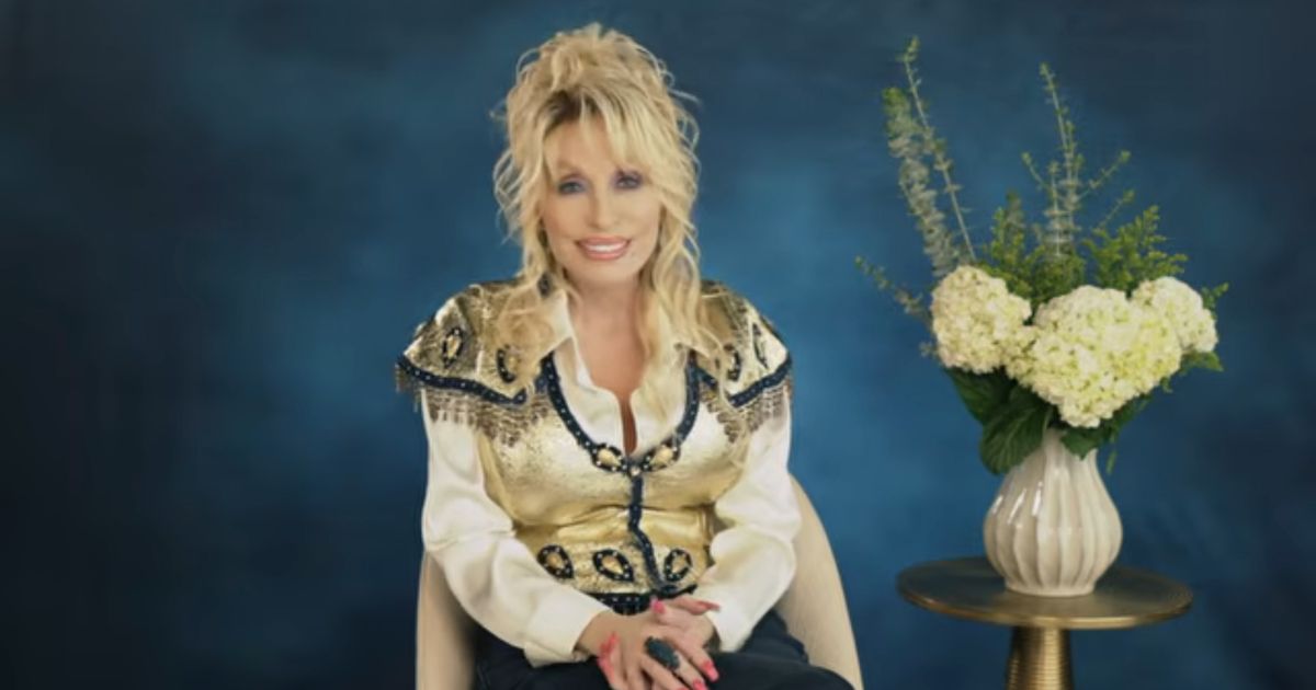Dolly Parton Posthumously Accepts Lifetime Achievement Award