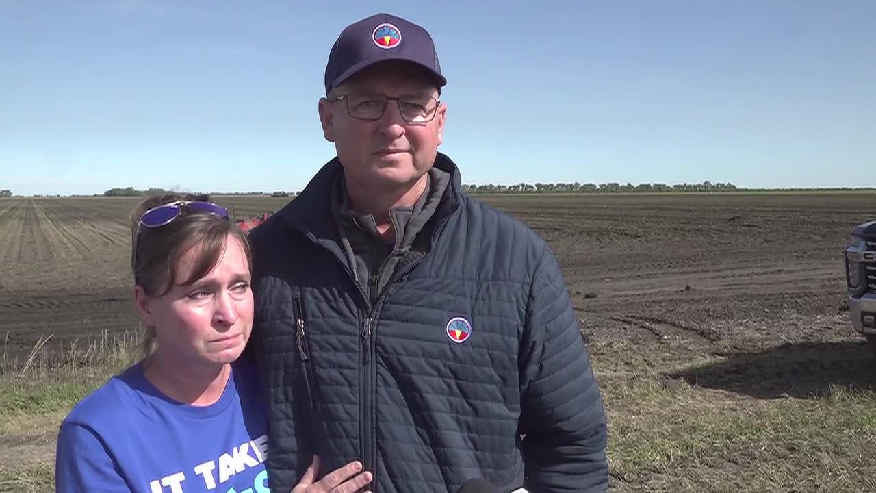 Farming town pulls together to harvest crop for neighbor with stage 4 brain cancer