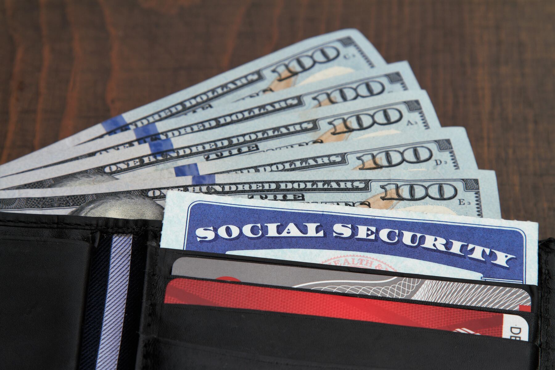 Social Security’s maximum benefit set to rise in 2027: How much will payments increase?