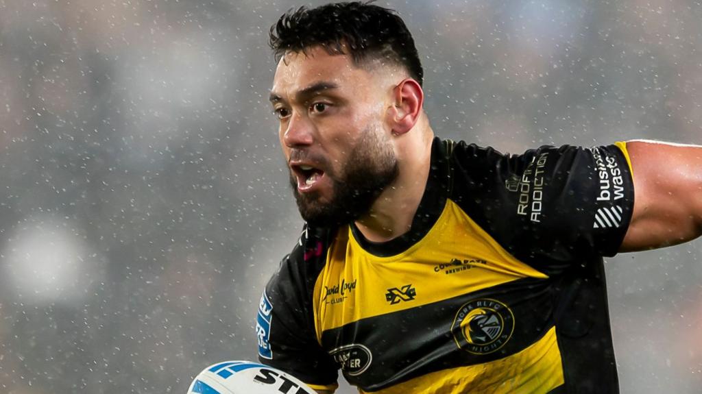 Winger Nofoaluma signs for York Knights
