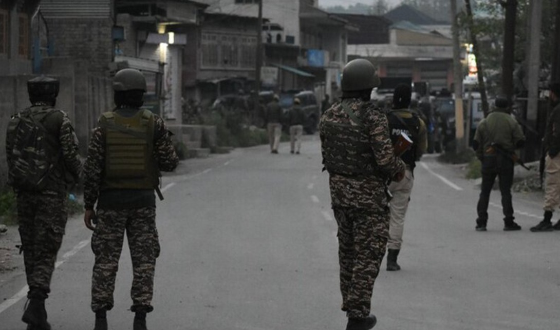 Roadside bomb kills 6 soldiers in Pakistan as troops kill 10 militants in multiple raids