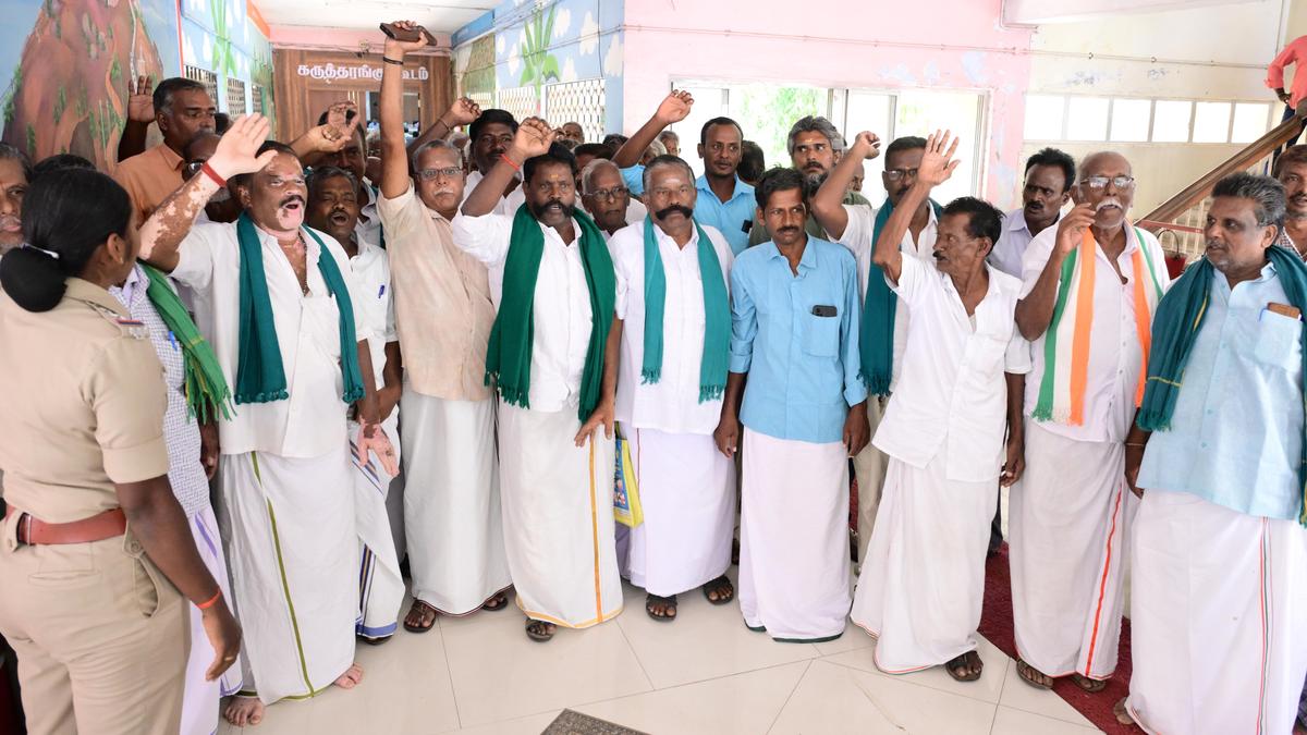 Farmers walkout from grievance redress meeting demanding complete waiver of crop loans