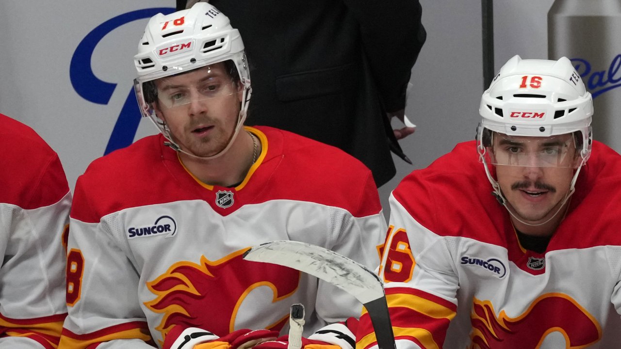 Flames re-sign Othmann to one-year, two-way contract extension