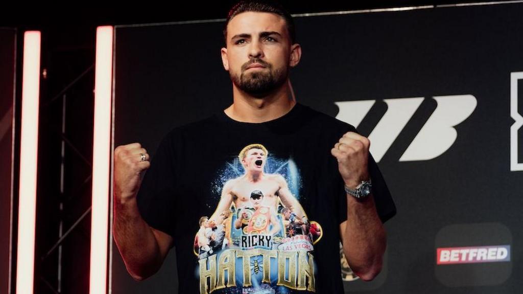Hedges pays tribute to late trainer Hatton at weigh-in