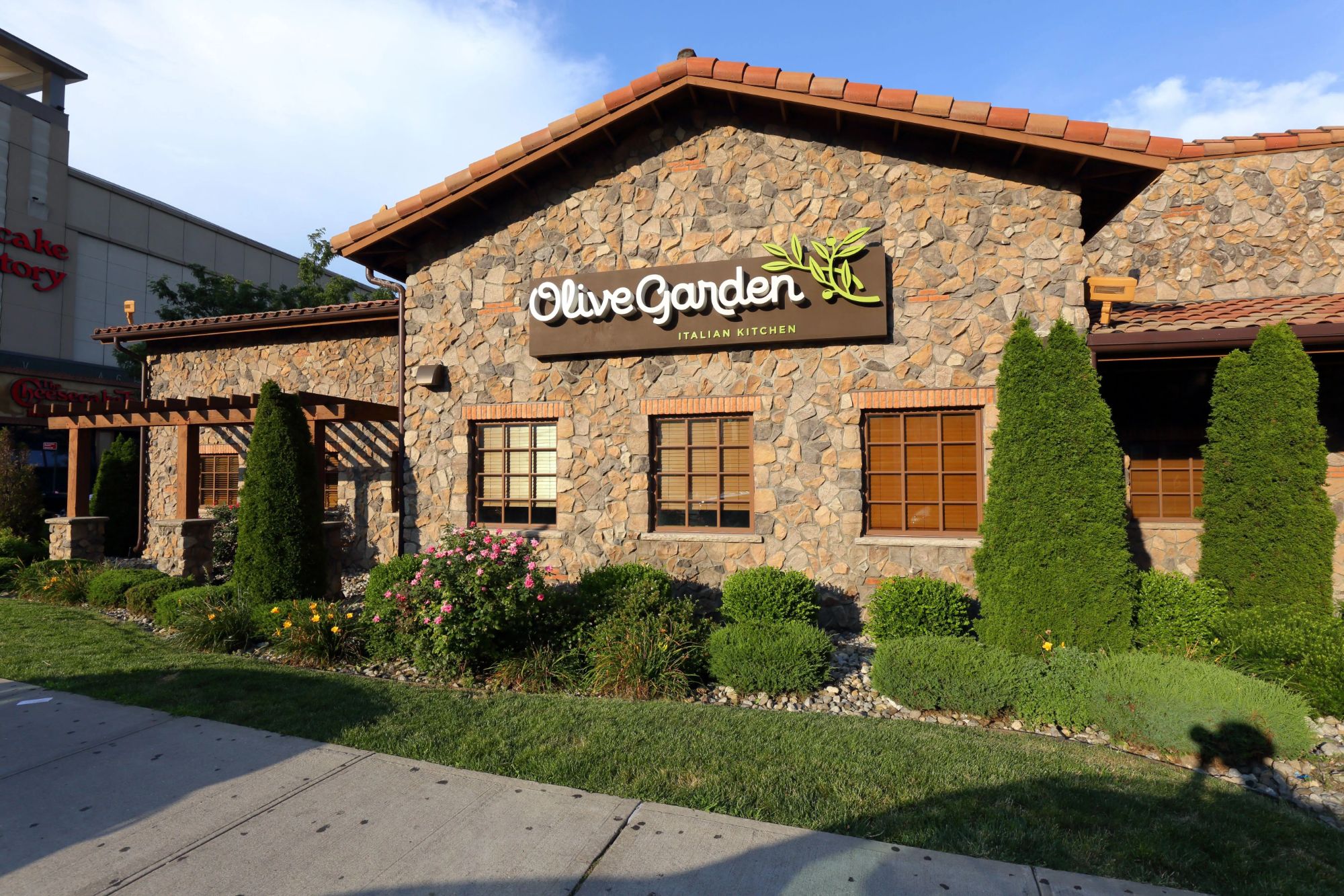 High gas prices fuel Olive Garden cravings, declares restaurant expert