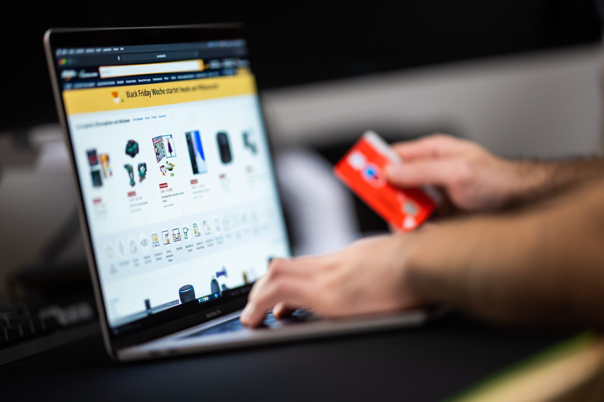Card companies are on a ‘land grab’ to set the standards for AI shopping, even as consumers aren’t yet comfortable handing over purchases to a bot