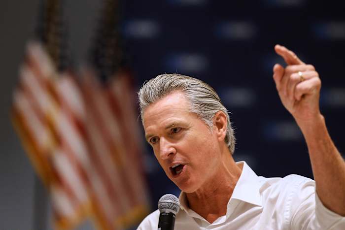 Potential Democratic candidates race to respond to AI threat amid Trump's dismissals
