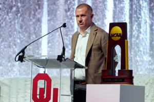 Berry Tramel: OU made commitment to Brent Venables; here’s how BV can repay that loyalty