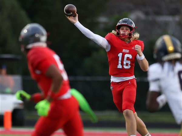 Central Catholic continues undefeated start in CHSL with win over St. John's Jesuit