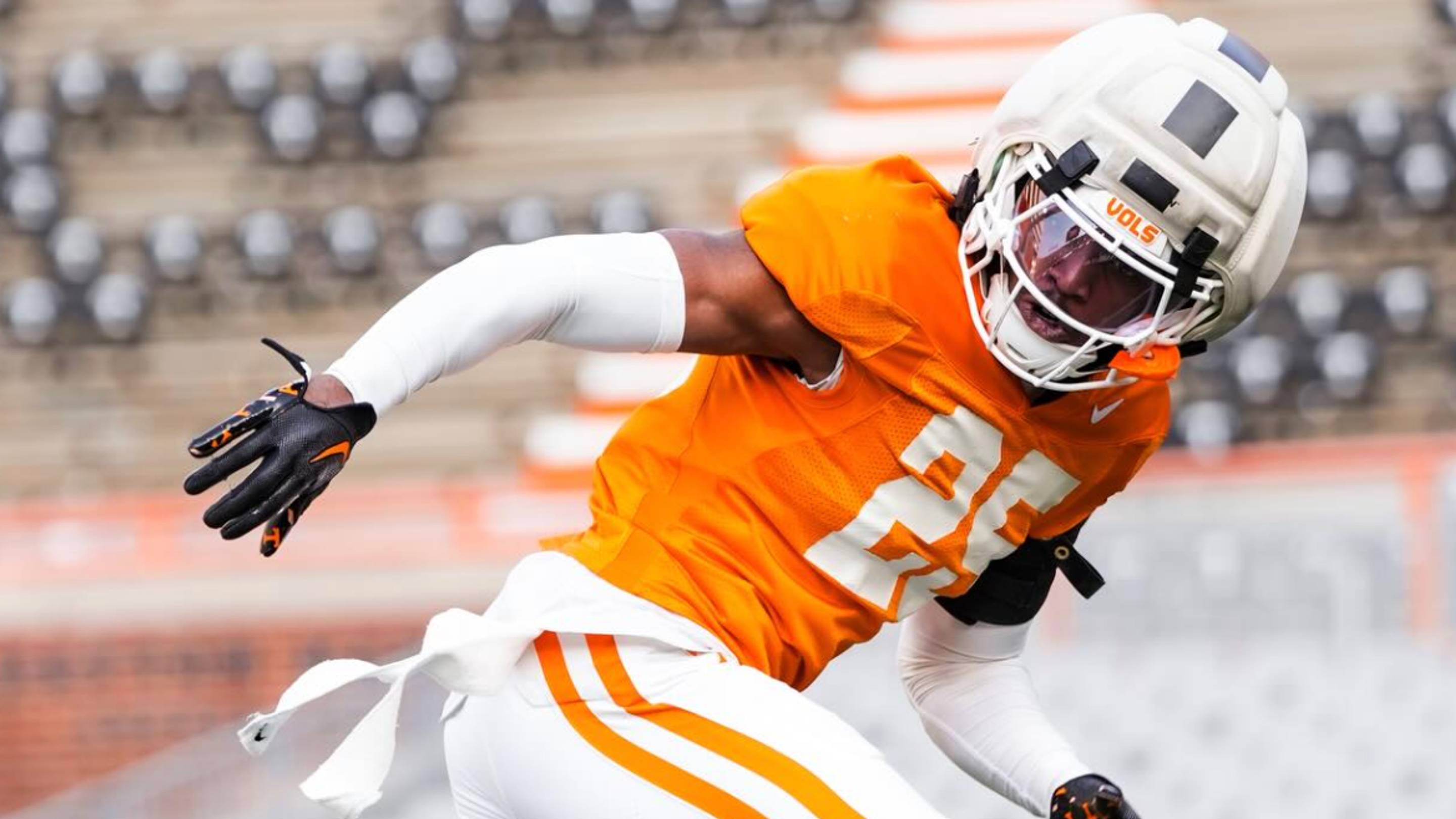 Tennessee's DB Coach Derek Jones Chooses to Coach Bad Plays Differently Than Most