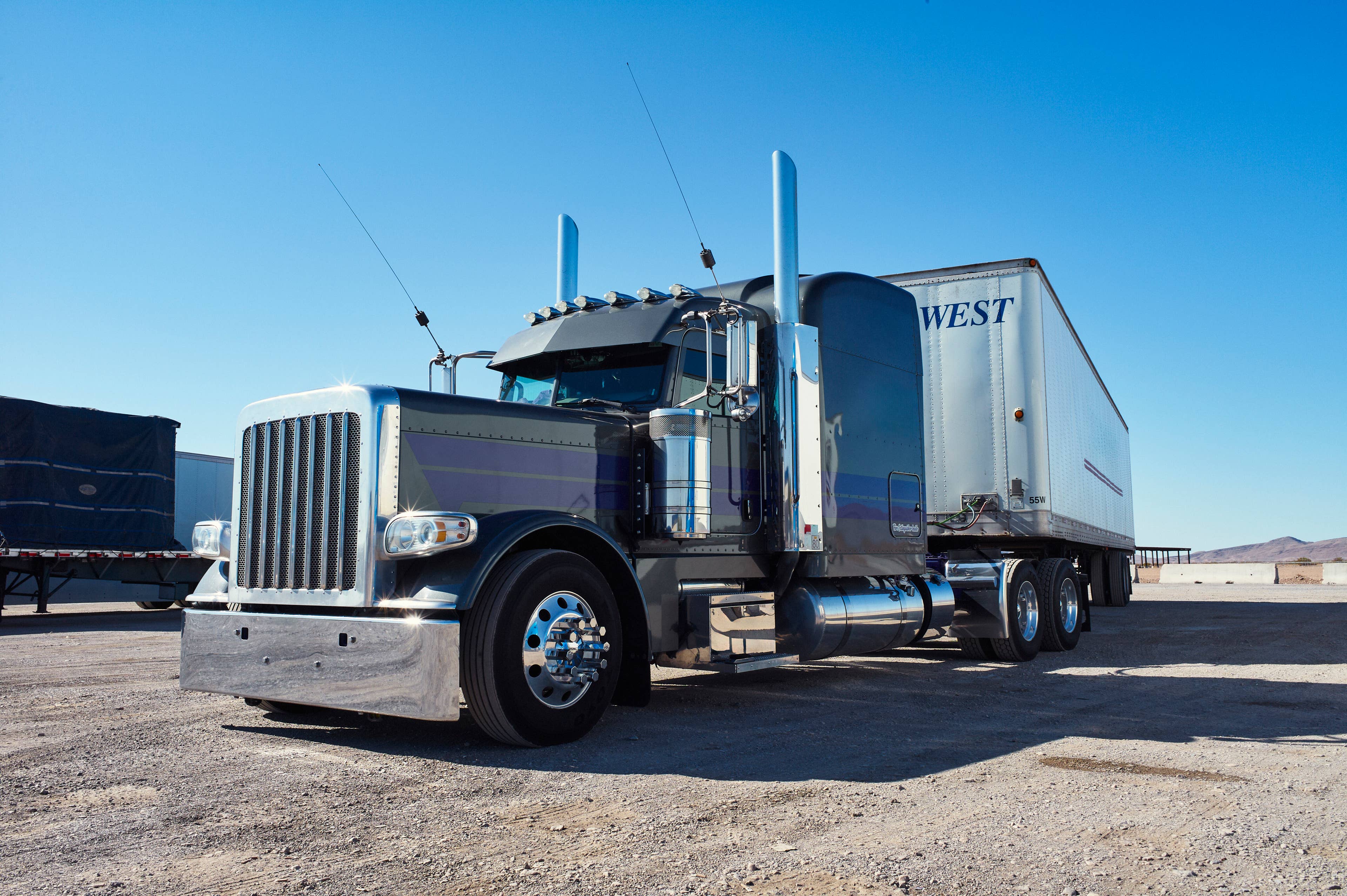 Motorists, truckers see little relief from dip in oil prices