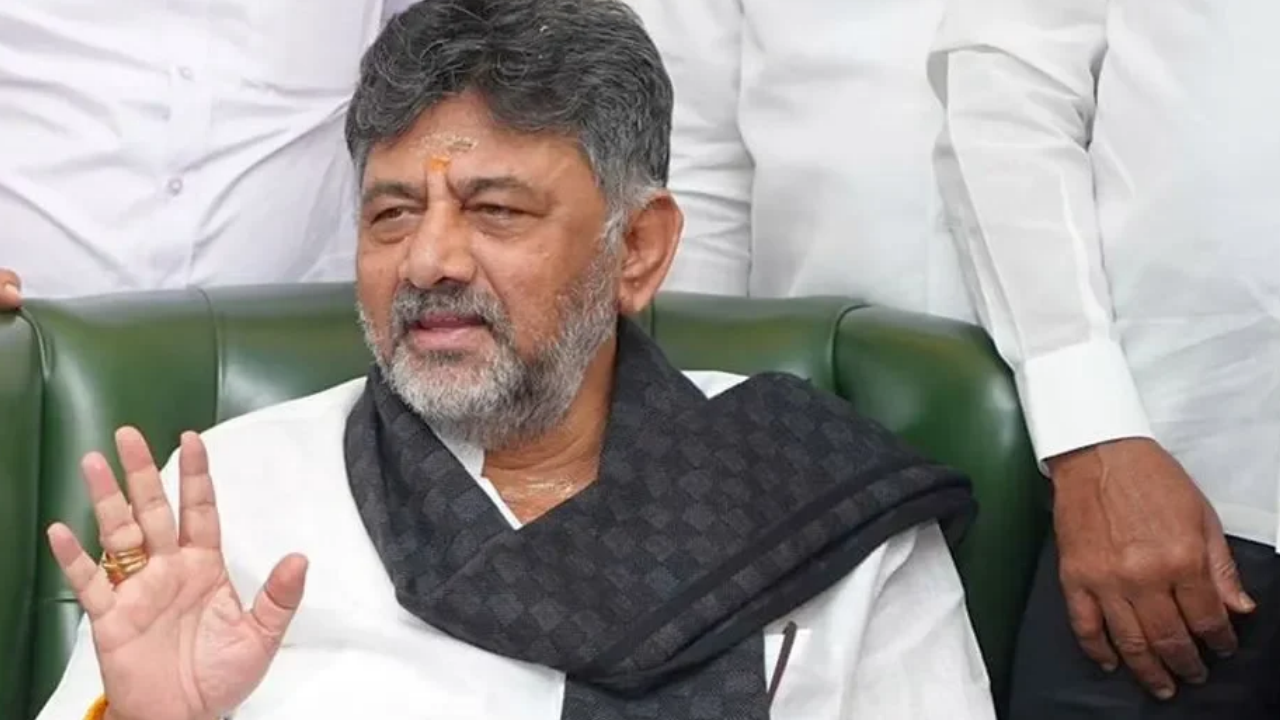 Karnataka government bans selfies, reels on college tours