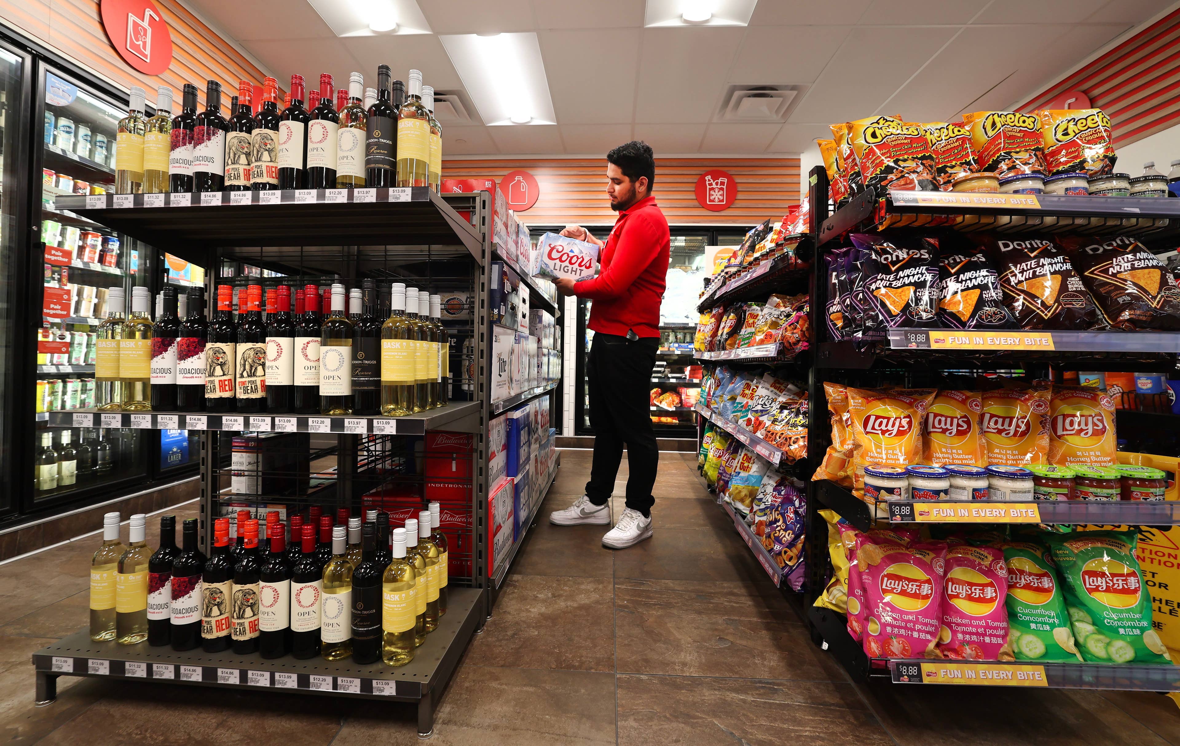 Convenience store giant closes 80 stores