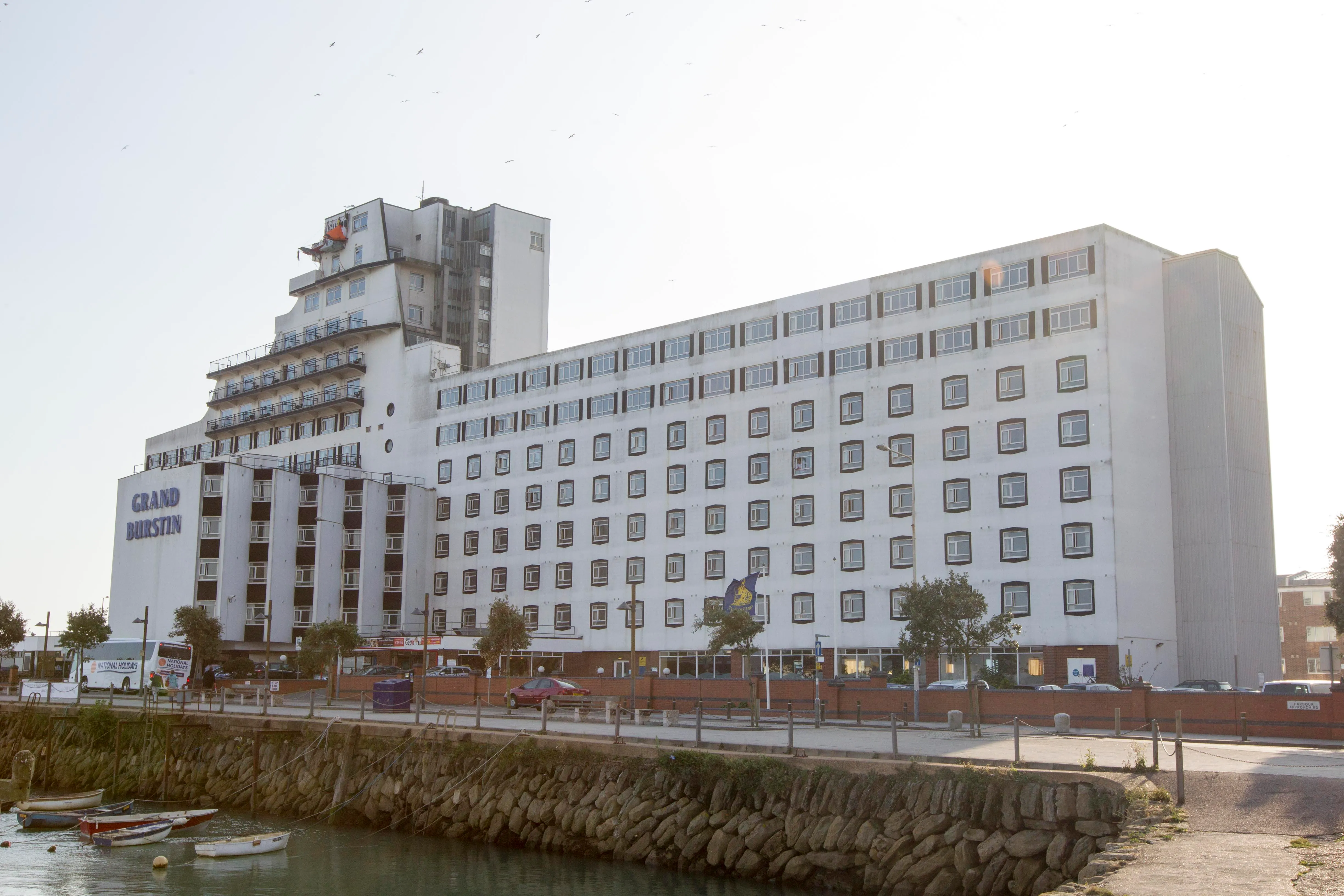 Fire breaks out at landmark seafront hotel in Folkestone as guests evacuated & 26 fire engines rush to the scene